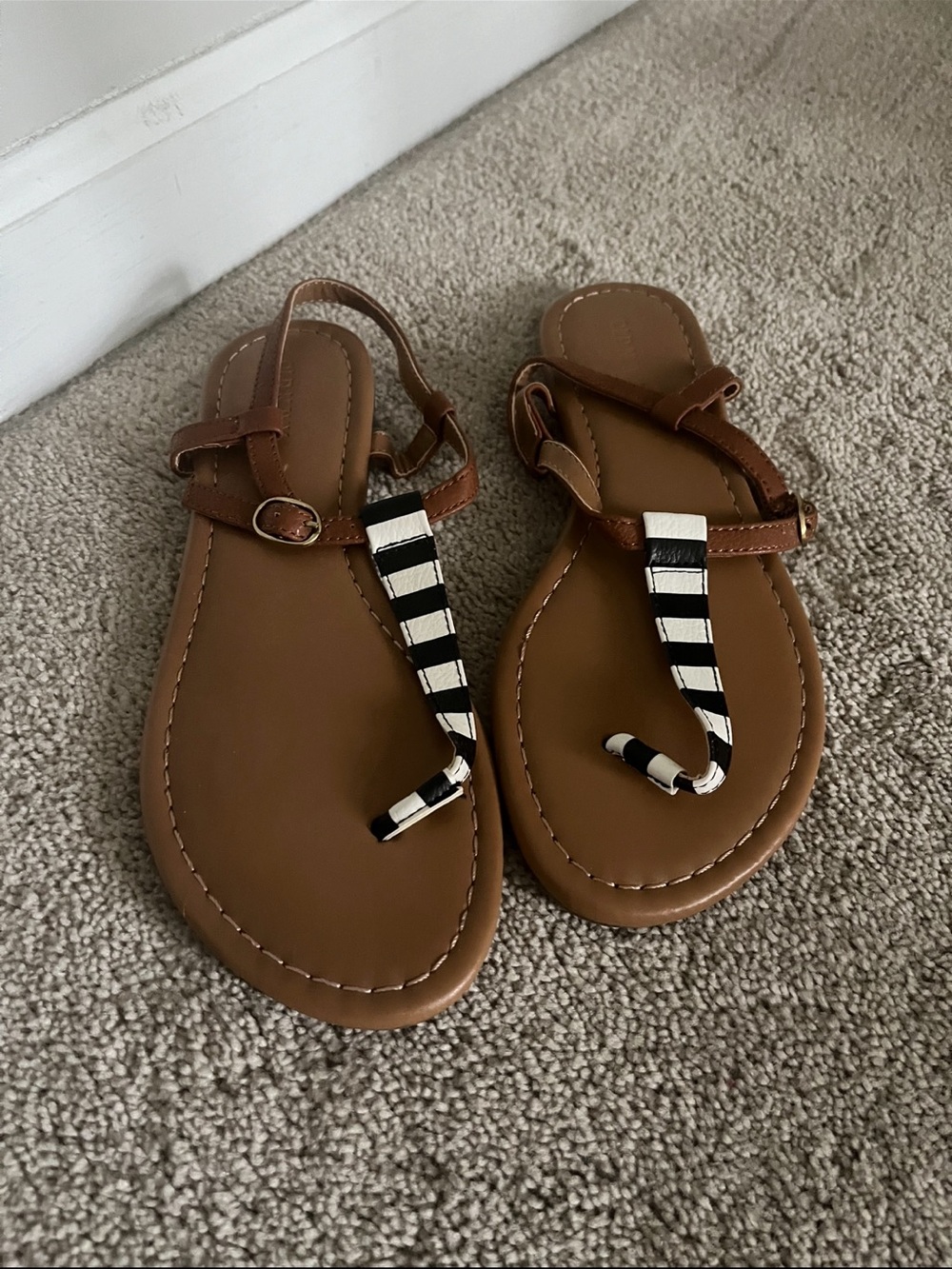 Old navy Brown Leather T-Strap Sandals with Black & White Striped Accent 7